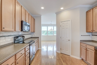 Gorgeous Brick End Unit Townhome in Apex!