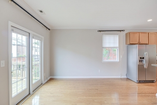 Gorgeous Brick End Unit Townhome in Apex!