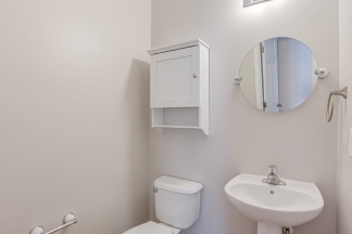 Gorgeous Brick End Unit Townhome in Apex!