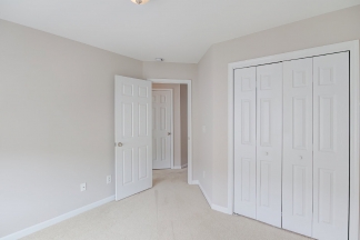 Gorgeous Brick End Unit Townhome in Apex!