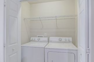 Gorgeous Brick End Unit Townhome in Apex!