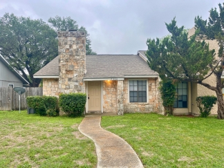 Spacious 2 Bedroom Duplex with Fireplace in Northeast San Antonio