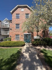 4312 W Shamrock Lane, Apt 2D, Mchenry, IL 60050
