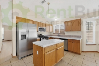 ***MAY SPECIAL!!    $500 OFF YOUR 2ND MONTH'S RENT!***