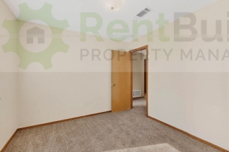 ***MAY SPECIAL!!    $500 OFF YOUR 2ND MONTH'S RENT!***
