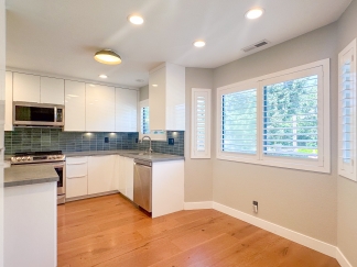 Updated 3BR Townhome with Modern Kitchen & Private Patio | Los Gatos