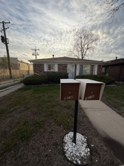460 Hoxie Avenue, Unit R, Calumet City, IL 60409