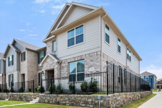 Spacious two-story residence in Haltom City!