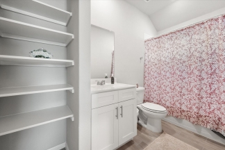Spacious two-story residence in Haltom City!