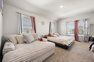 Spacious two-story residence in Haltom City!