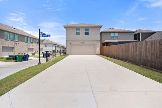 Spacious two-story residence in Haltom City!