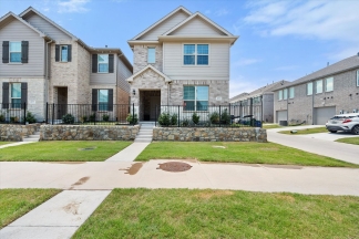 Spacious two-story residence in Haltom City!
