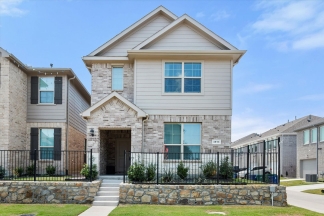 Spacious two-story residence in Haltom City!