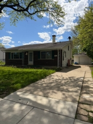 1688 Clifford St, Glendale Heights, IL 60139 – Spacious 3 Bed / 2 Bath Single-Family Home