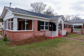 2201 De Kruif Court