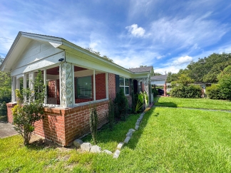 2201 De Kruif Court