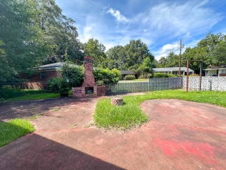 2201 De Kruif Court