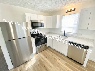 ONE MONTH FREE RENT! 3 Bedroom Remodeled Home in Harrisonville!