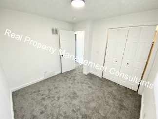 ONE MONTH FREE RENT! 3 Bedroom Remodeled Home in Harrisonville!