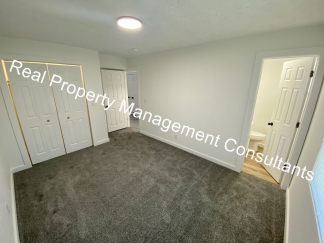 ONE MONTH FREE RENT! 3 Bedroom Remodeled Home in Harrisonville!