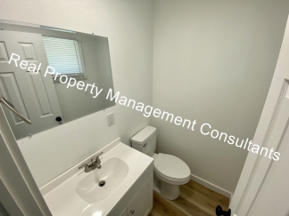 ONE MONTH FREE RENT! 3 Bedroom Remodeled Home in Harrisonville!