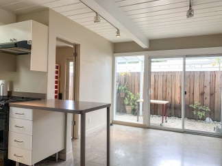 Custom Designed Modern 3 Bedroom Eicher in Palo Alto!