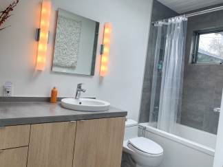 Custom Designed Modern 3 Bedroom Eicher in Palo Alto!