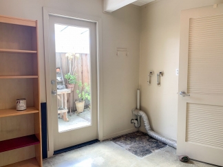 Custom Designed Modern 3 Bedroom Eicher in Palo Alto!