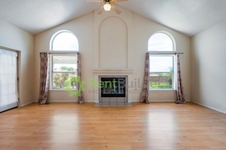 WOW CHECK OUT THIS AWESOME HOME IN RIVERVIEW ESTATES