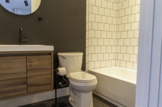 Charming Newly Renovated Upstairs Apartment in the Heart of Downtown Winchester