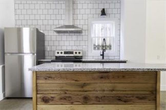 Charming Newly Renovated Down Stairs Apartment in the Heart of Downtown Winchester