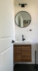 Charming Newly Renovated Down Stairs Apartment in the Heart of Downtown Winchester