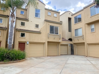 Lovely Bright and Spacious Two Bedroom Tri-Level Condo