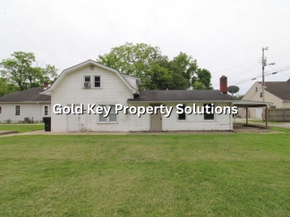 Cute and Cozy 1 BR 1 BA Duplex Close to Downtown and Shopping (SECTION 8 APPROVED)