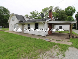 Cute and Cozy 1 BR 1 BA Duplex Close to Downtown and Shopping (SECTION 8 APPROVED)