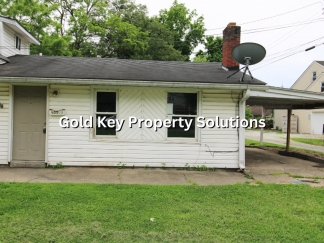 Cute and Cozy 1 BR 1 BA Duplex Close to Downtown and Shopping (SECTION 8 APPROVED)
