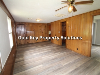 Cute and Cozy 1 BR 1 BA Duplex Close to Downtown and Shopping (SECTION 8 APPROVED)