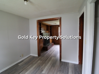 Cute and Cozy 1 BR 1 BA Duplex Close to Downtown and Shopping (SECTION 8 APPROVED)
