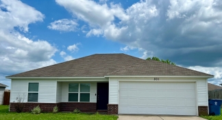 Wonderful home located in Bentonville's Silver Meadow Subdivision