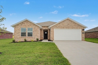 Discover this spacious 4-bedroom, 2-bath home in Farmington,