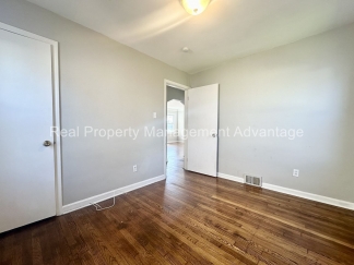 3 Bedroom Bungalow in the Heart of Roseville!