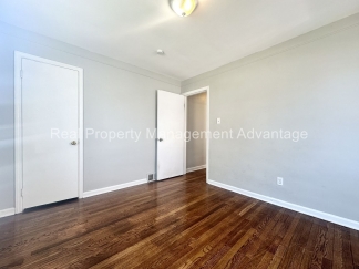 3 Bedroom Bungalow in the Heart of Roseville!