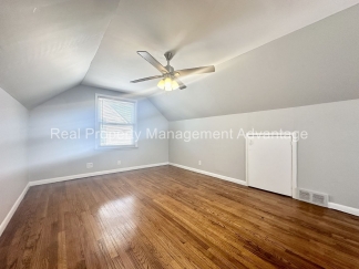 3 Bedroom Bungalow in the Heart of Roseville!