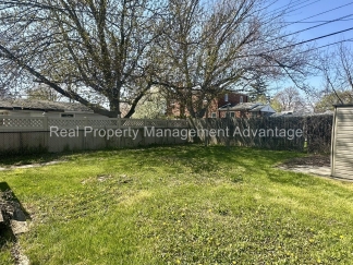 3 Bedroom Bungalow in the Heart of Roseville!