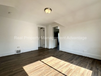 Super Modern Updated Upper Flat - Close to Downtown Ferndale!