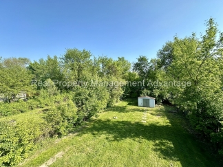 Super Modern Updated Upper Flat - Close to Downtown Ferndale!