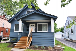 Super Modern Updated Upper Flat - Close to Downtown Ferndale!
