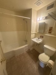 Downtown Front Royal 2 Bed, 1 Bath Apartment – Walk to Shops, Dining & Park