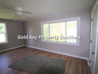 MUNCIE Nicely Updated 3 BR 1 BA House with New Kitchen Appliances (SECTION 8 APPROVED)