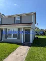 Lovely 2 bedroom townhome in Peculiar